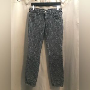 Free people black distressed design skinny jeans size w27